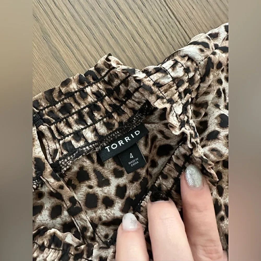 Torrid cheetah sheer top - Picture 7 of 8